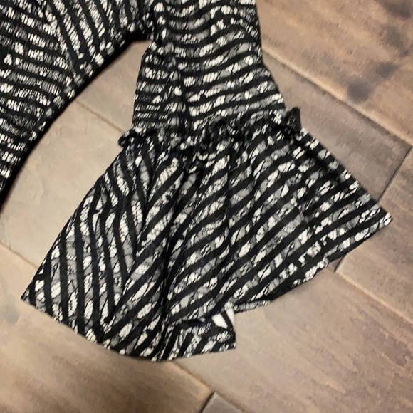 Banana Republic black lace dress size 0 - Picture 2 of 5